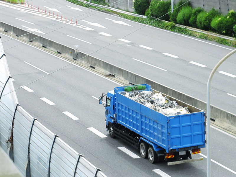 産業廃棄物の運搬収集・中間処理